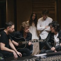 «Yours Eternally»: Антитіла, U2 та Еда Ширана про волю
